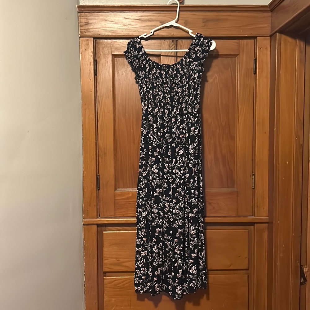 Floral dress size XL but could fit smaller. Elastic top.